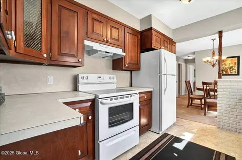 1324 Keyes Ave, Schenectady, NY 12309 photo 8