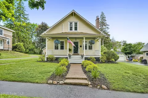 2240 Story Ave, Niskayuna, NY 12309