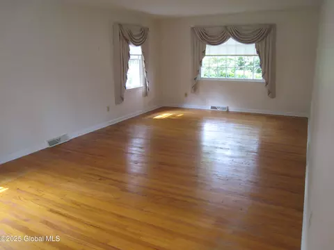 2139 Morrow Ave, Schenectady, NY 12309 photo 10