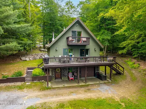 22 Turner Rdg, Hadley, NY 12835