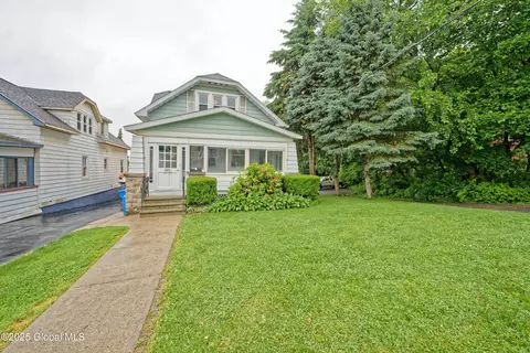42 Lawn Ave, Albany, NY 12204