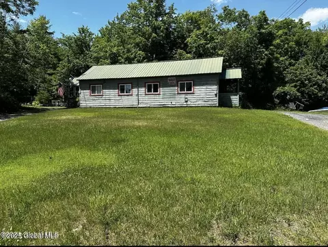 97 Library Ave, Warrensburg, NY 12885