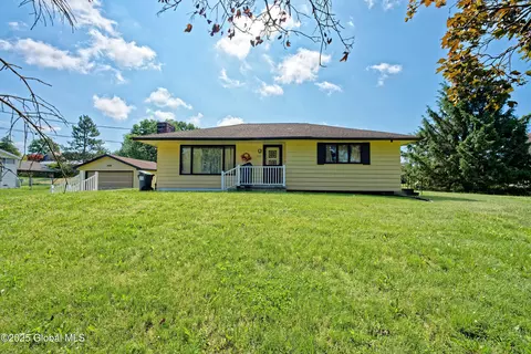 1100 Hudson Ave, Stillwater, NY 12170