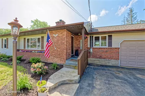 26 Church Hill Rd, Waterford, NY 12188