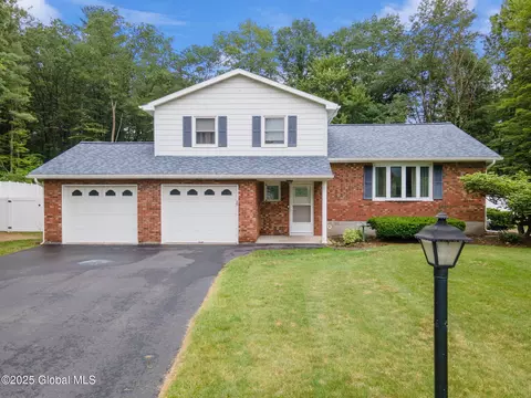 5012 Juniper Ln, Schenectady, NY 12303