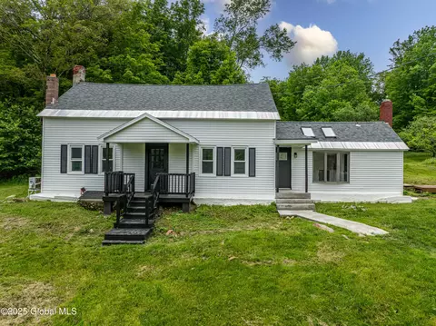 187 Babcock Lake Rd, Petersburgh, NY 12138
