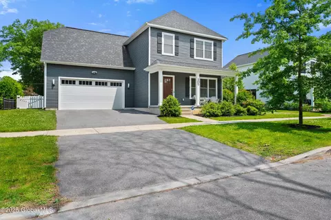 305 W Circular St, Saratoga Springs, NY 12866