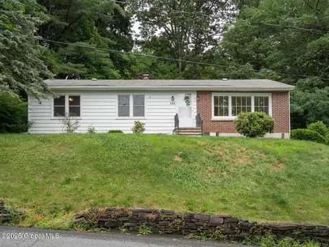 108 Wayne St, Troy, NY 12180