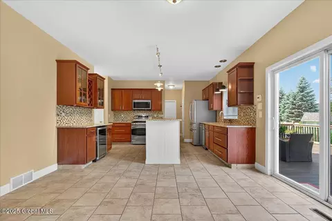 Kitchen - 33 Milltowne Rd, Glenmont, NY 12077 photo 5 of 7