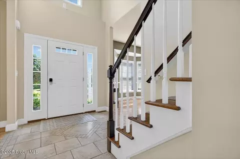 Entry Way - 33 Milltowne Rd, Glenmont, NY 12077 photo 2 of 5