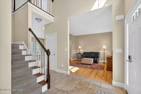 Entry Way - 33 Milltowne Rd, Glenmont, NY 12077 photo 1 of 5