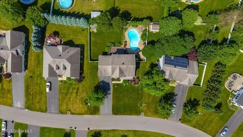 View/Area - 33 Milltowne Rd, Glenmont, NY 12077 photo 4 of 9
