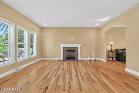 Living - 33 Milltowne Rd, Glenmont, NY 12077 photo 2 of 3