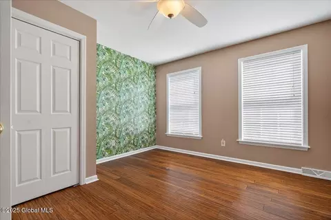 Bedroom - 33 Milltowne Rd, Glenmont, NY 12077 photo 4 of 7