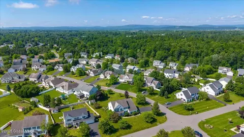 View/Area - 33 Milltowne Rd, Glenmont, NY 12077 photo 2 of 9
