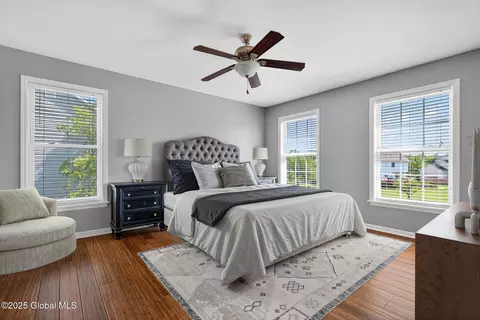 Bedroom - 33 Milltowne Rd, Glenmont, NY 12077 photo 5 of 7
