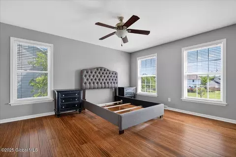 Bedroom - 33 Milltowne Rd, Glenmont, NY 12077 photo 6 of 7