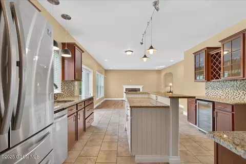 Kitchen - 33 Milltowne Rd, Glenmont, NY 12077 photo 1 of 7