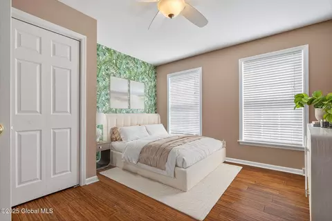 Bedroom - 33 Milltowne Rd, Glenmont, NY 12077 photo 3 of 7