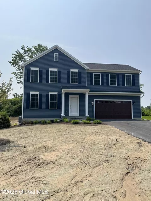 54 Windrow Way, Mechanicville, NY 12118