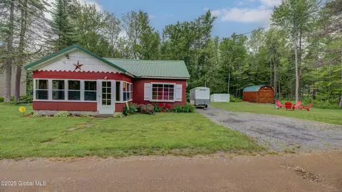 116 Edgemont Dr, Speculator, NY 12164