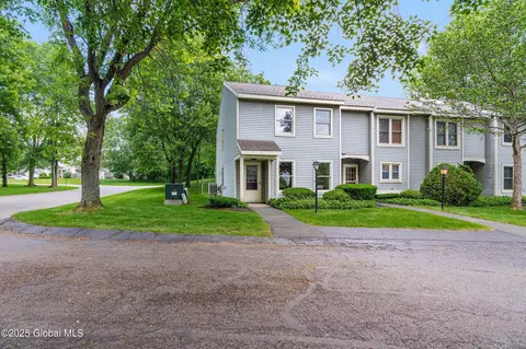 1 Hale Dr, Halfmoon, NY 12065
