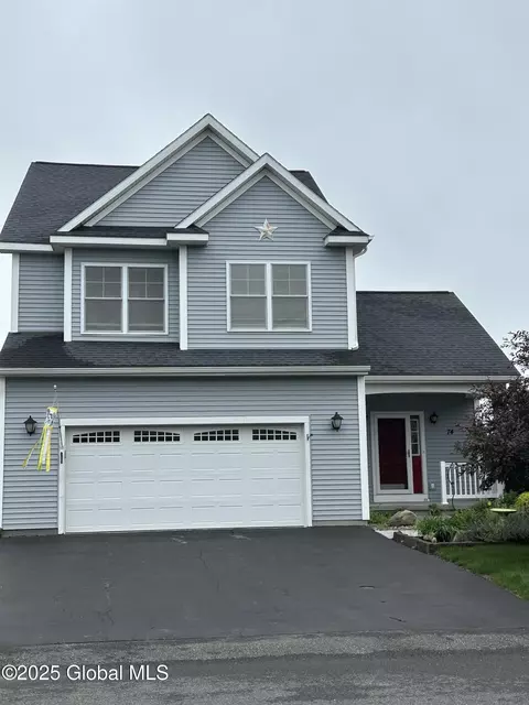74 Waverly Cir, Watervliet, NY 12189