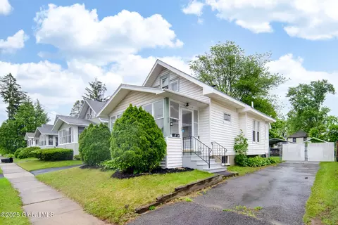 66 Roosevelt Ave, Schenectady, NY 12304