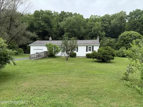 13 Morgans Ln, Comstock, NY 12821