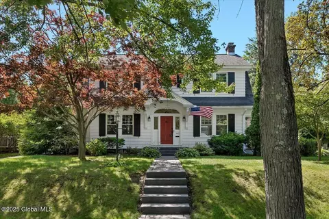 945 Morgan Ave, Schenectady, NY 12309