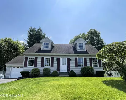 13 Barber Dr, Rensselaer, NY 12144