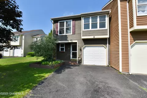 6 Lexington Ct, Clifton Park, NY 12065