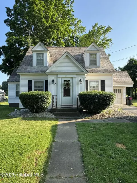 23 Ferry Blvd, South Glens Falls, NY 12803