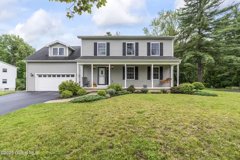 12 North Rdg, Ballston Lake, NY 12019