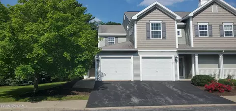 104 Cherry Blossom Ct, Rotterdam, NY 12306