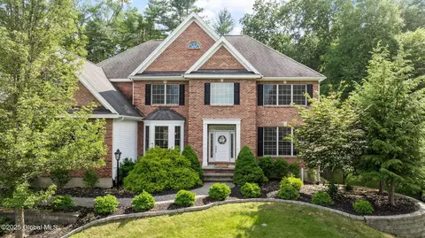 779 Waldens Pond Rd, Albany, NY 12203