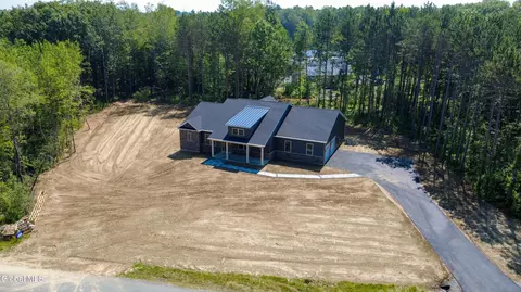 3 Sharon Ln, Ballston Lake, NY 12019