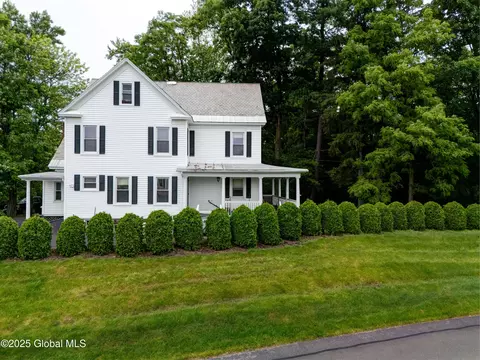 3712 Consaul Rd, Schenectady, NY 12304