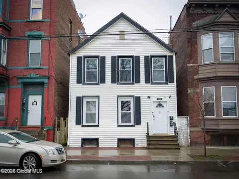 358 1st St, Troy, NY 12180