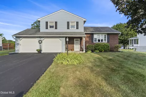 6 Galileo Way, Latham, NY 12110