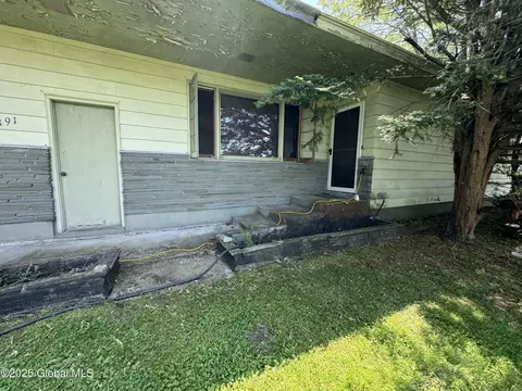 391 Log City Rd, Amsterdam, NY 12010