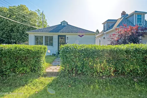 901 Adams St, Schenectady, NY 12306
