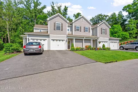 803 Grayson Pl, Schenectady, NY 12302 photo 2