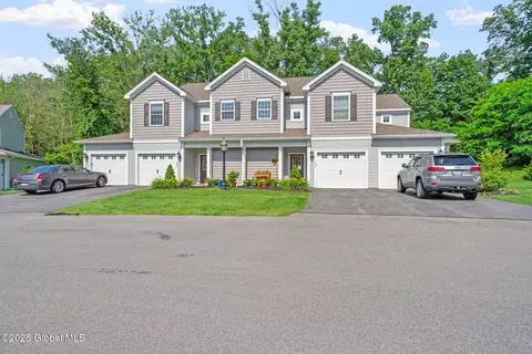 803 Grayson Pl, Schenectady, NY 12302 photo 3