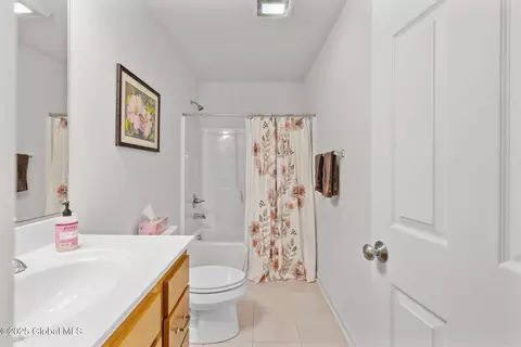 803 Grayson Pl, Schenectady, NY 12302 photo 25