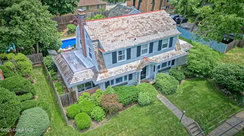 2 24th St, Troy, NY 12180