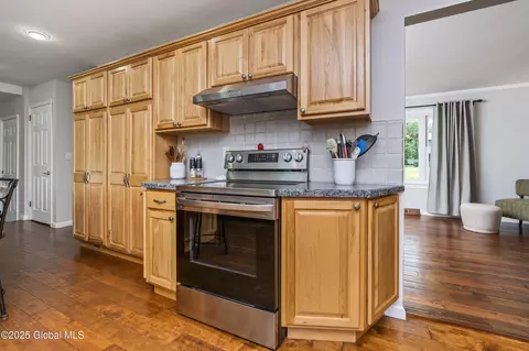 Kitchen - 1908 Evva Dr, Schenectady, NY 12303 photo 3 of 4