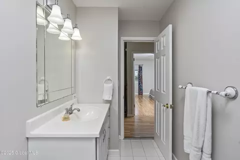 Bath - 1908 Evva Dr, Schenectady, NY 12303 photo 5 of 5