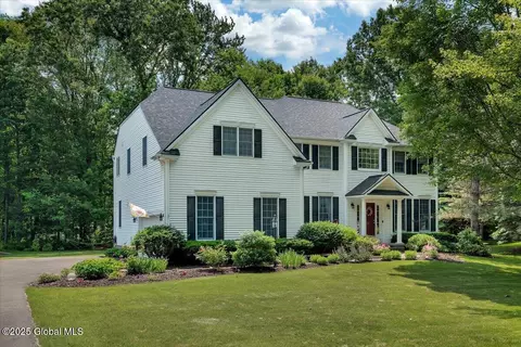 26 Nadler Rd, Clifton Park, NY 12065