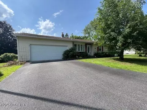 329 Schodack Dr, Castleton On Hudson, NY 12033